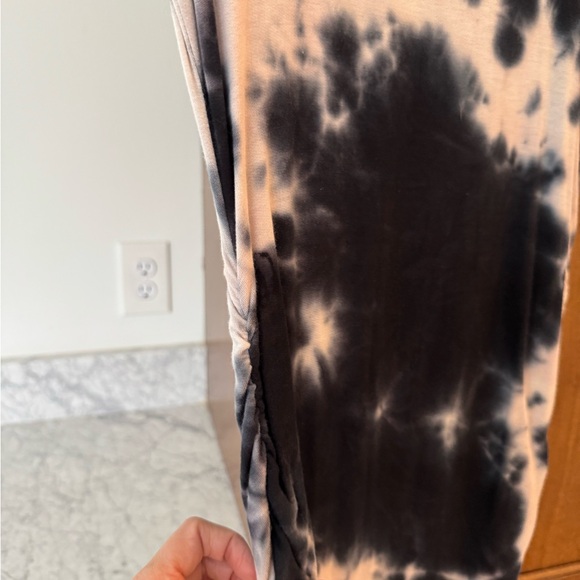 Navy and white tie dye fitted dress - Picture 3 of 3